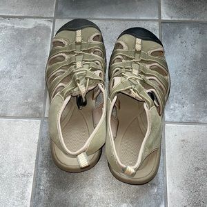 Closed Toed Water Shoes